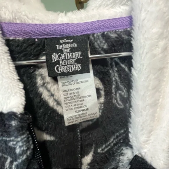 6/$25
Disney Black and White Jack Skeleton Pajama Onesie - Picture 5 of 12